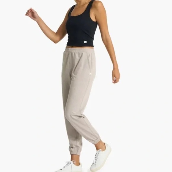 Vuori Boyfriend Jogger Sweatpant in Oyster Heather Size Medium - Picture 1 of 8
